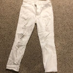 White crops jeans
